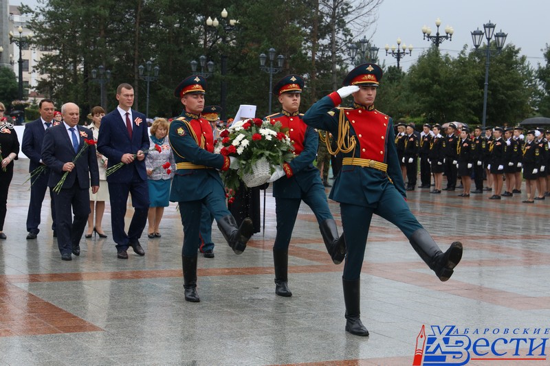 Внос знамени в зал