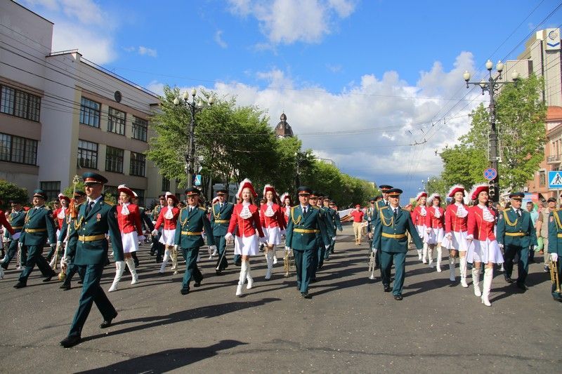 Марш-парад военных оркестров в рамках фестиваля «Амурские волны»