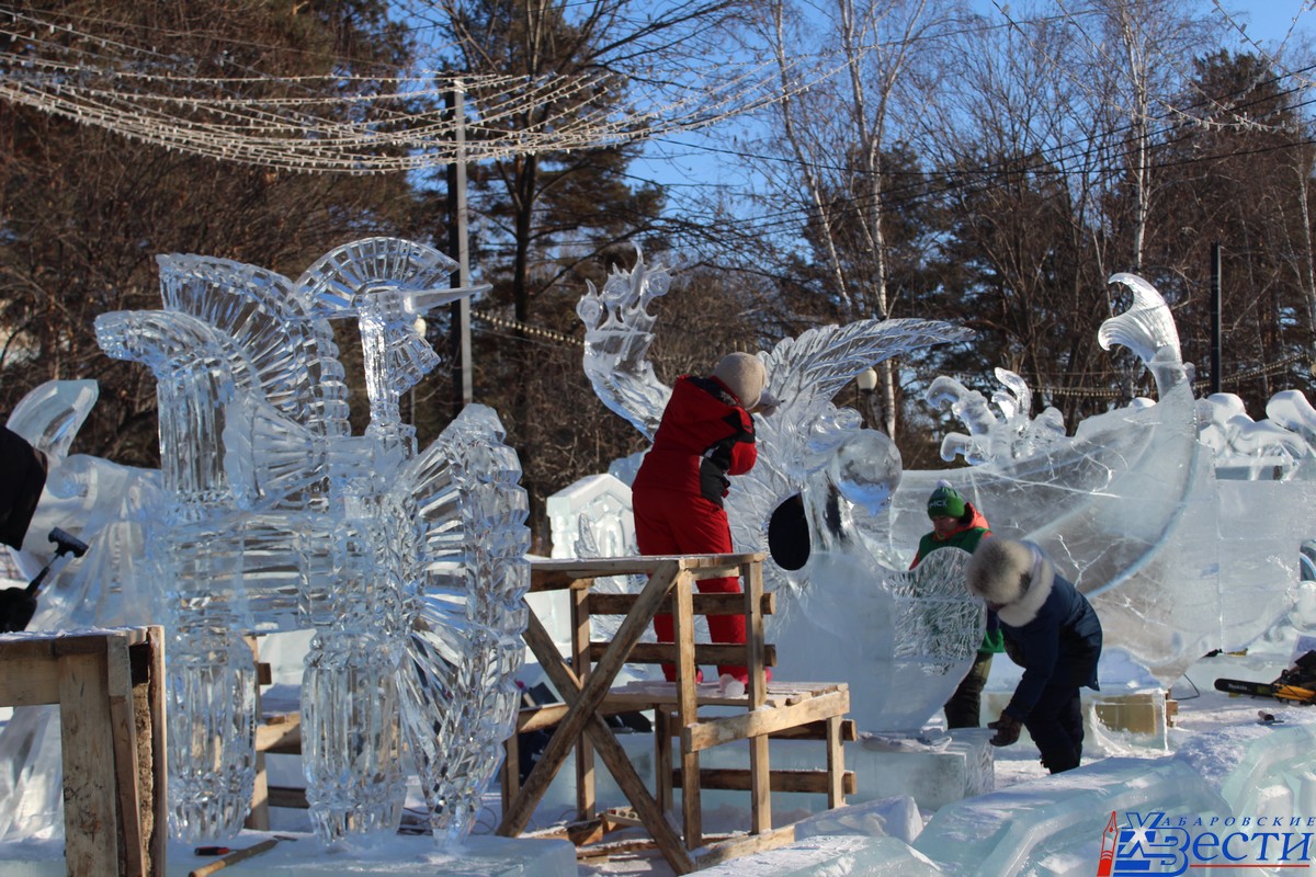Конкурс ледовых скульптур «Амурский хрусталь» проходит в Хабаровске