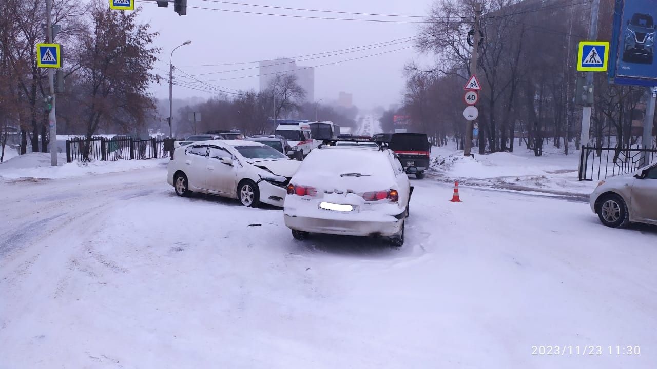 В Хабаровске в минувшие сутки в ДТП пострадали три человека