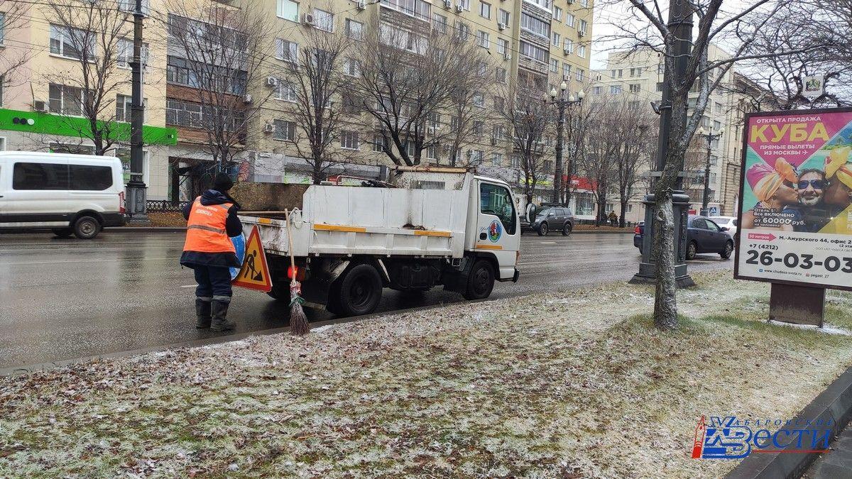 Вчера днем на дорогах Хабаровска работало 48 единиц техники | 16.11.2021 |  Хабаровск - БезФормата