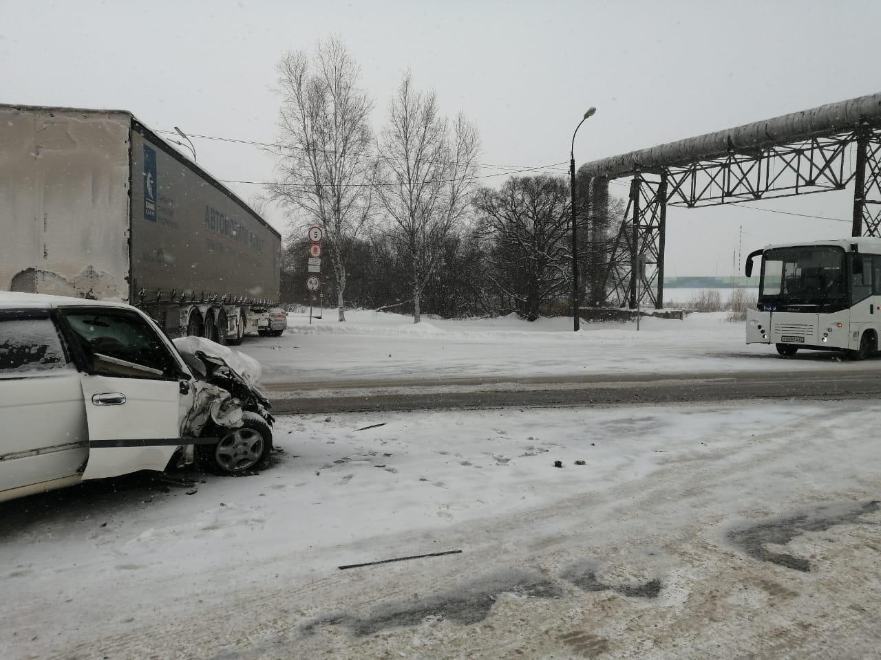 В Хабаровске за минувшие сутки произошло 26 ДТП | 26.11.2021 | Хабаровск -  БезФормата