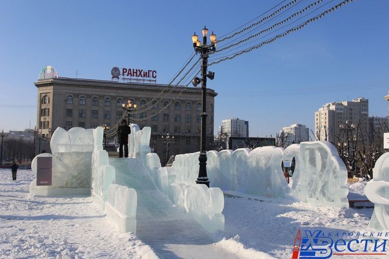 Площадь ленина хабаровск 2023. Новогодний хабаровск. Елка в хабаровске на площади ленина 2022. Юбилей хабаровского края. С днем рождения хабаровский край.