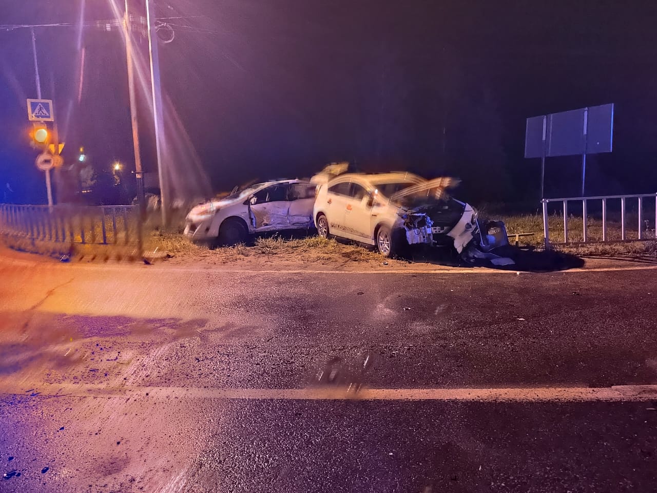 В ночном ДТП на ул. Совхозной в Хабаровске пострадали три человека |  14.08.2023 | Хабаровск - БезФормата