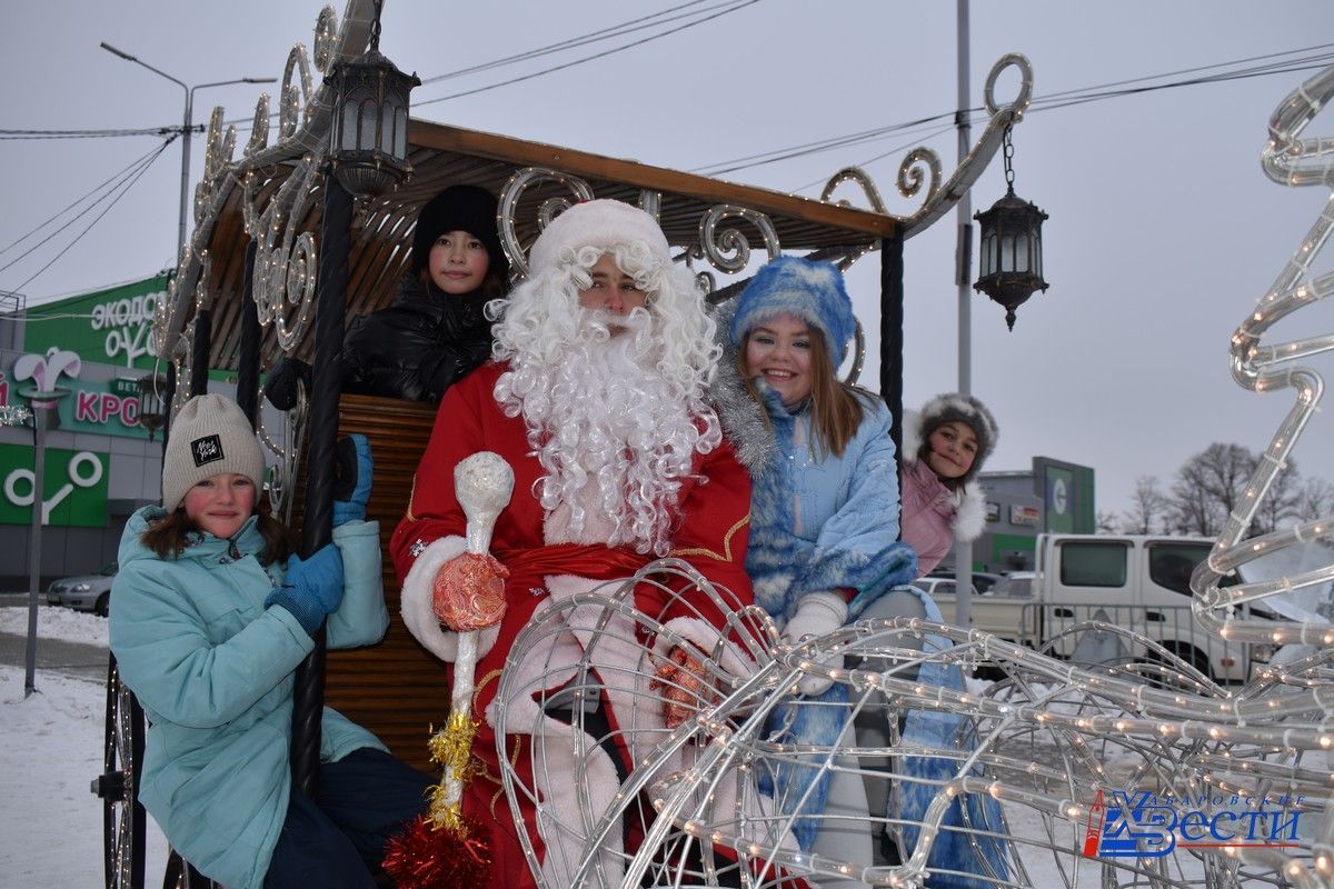 Новогодний городок открылся в Центральном районе Хабаровска