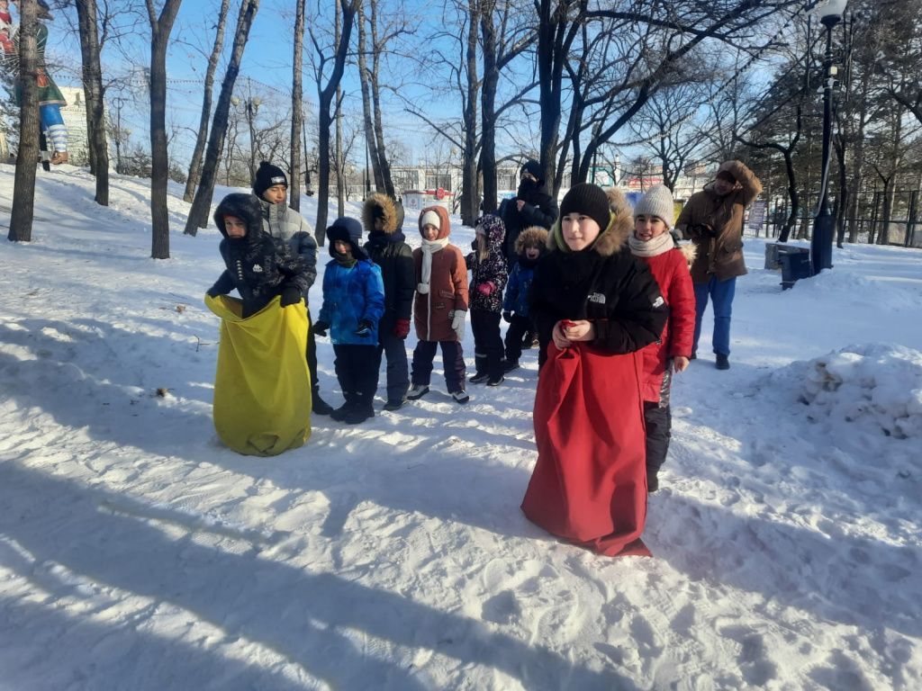 В хабаровском парке «Динамо» прошли «Рождественские забавы»