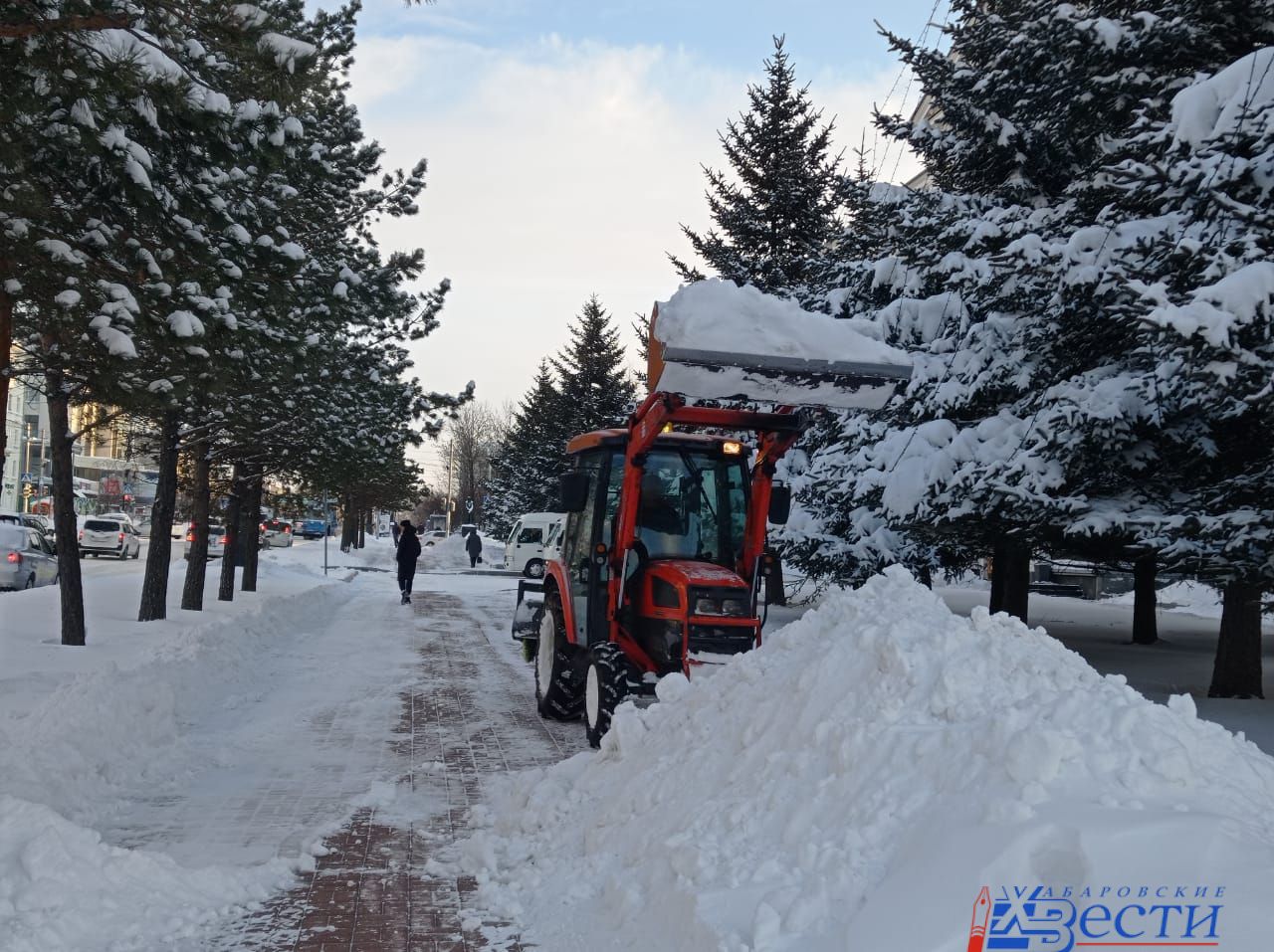 В Хабаровске ликвидируют последствия снегопада | 07.12.2021 | Хабаровск -  БезФормата