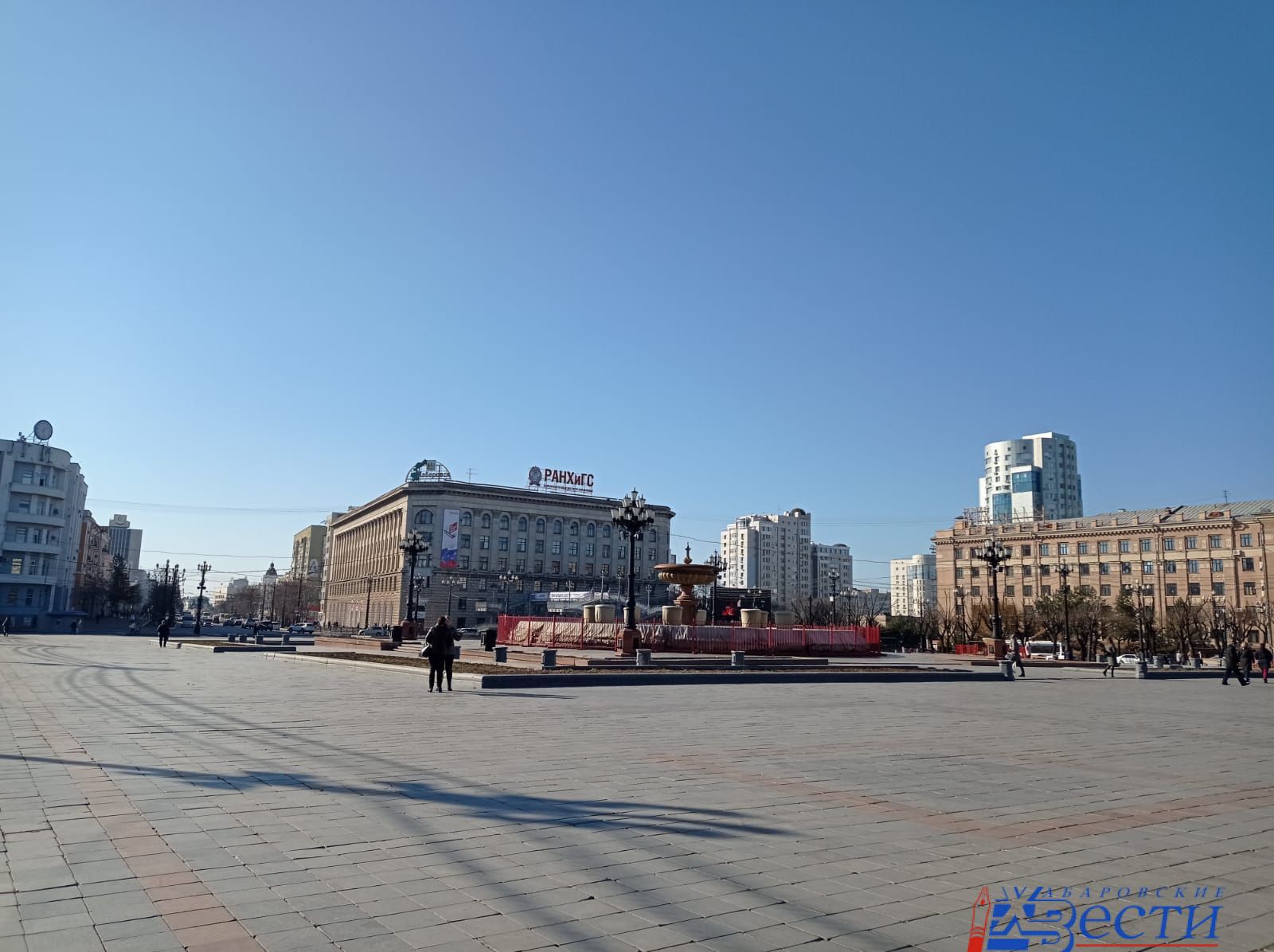 Солнечный день в Хабаровске. Площадь солнца Хабаровск. Хабаровск солнце. Фото солнечного Хабаровска.