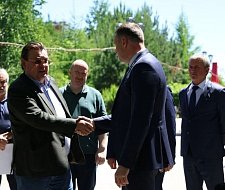 img-1