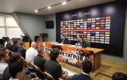 Дмитрий Демешин встретился с игроками и тренерским штабом команды «Амур»