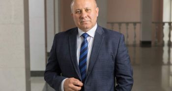 Сергей Кравчук поздравил работников нефтяной и газовой отрасли 