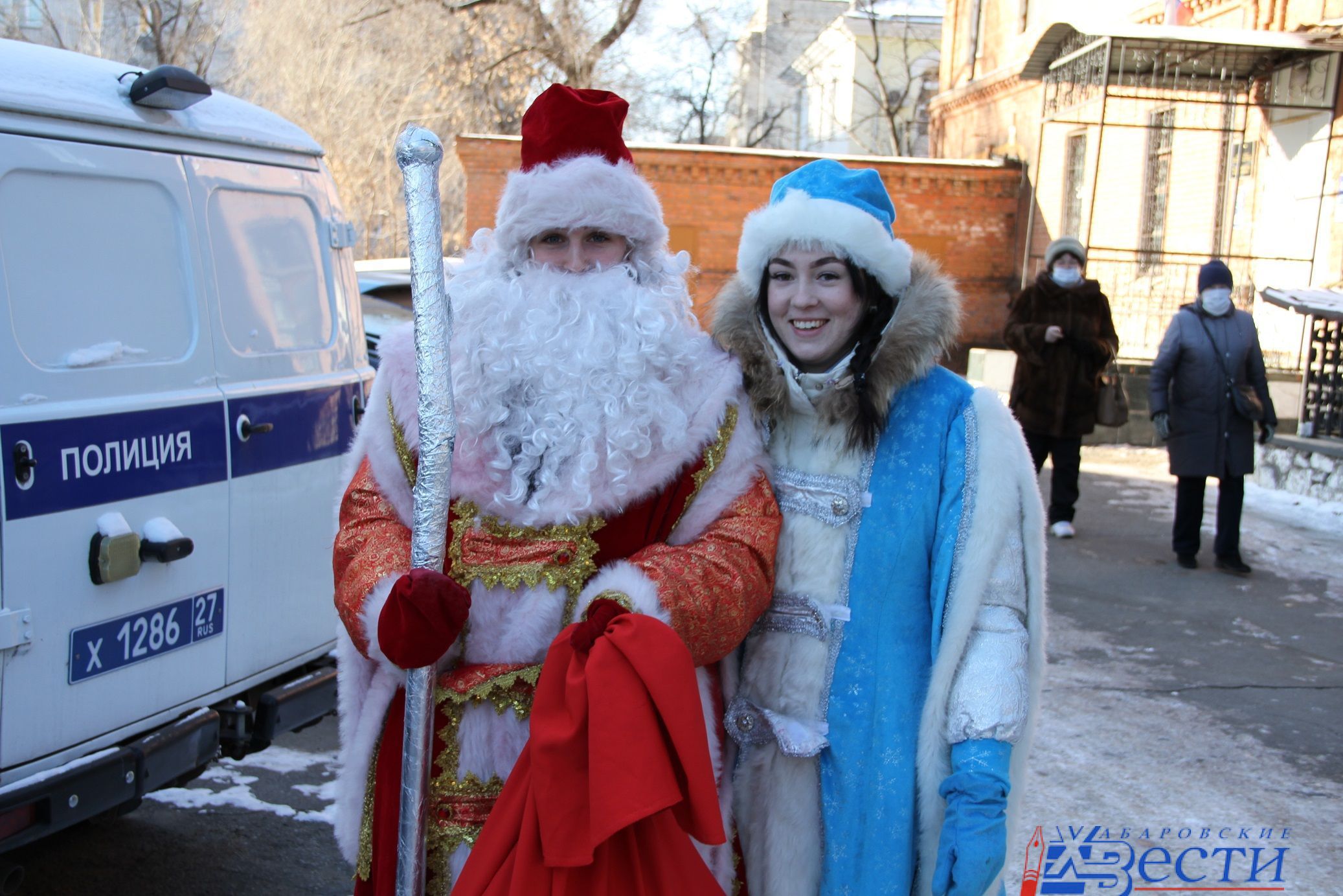 Полицейский Дед Мороз отправился по хабаровским семьям | 28.12.2021 |  Хабаровск - БезФормата