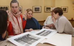 Выставка художницы «Эпифании Марии Смольяниновой» открылась в Хабаровске