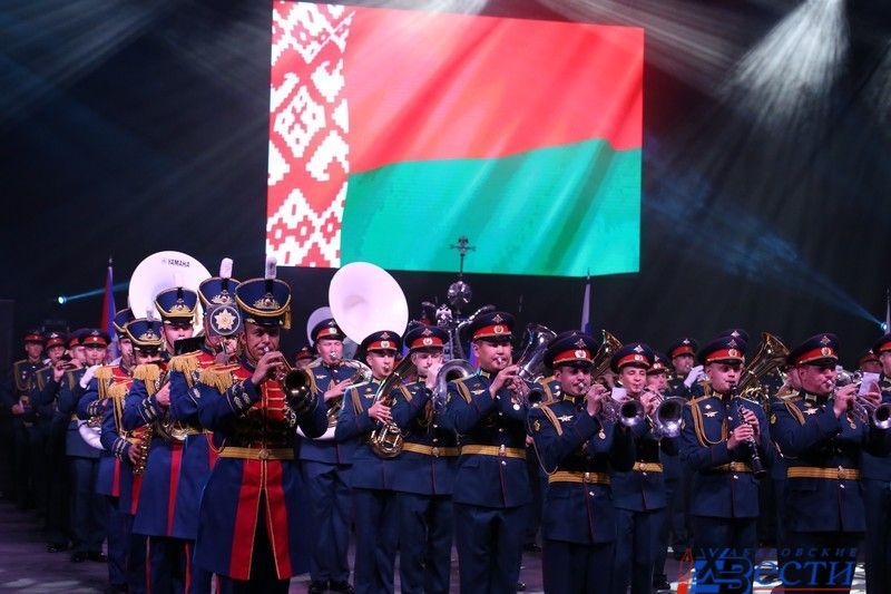 Военные оркестры выступили в «Платинум арене» в Хабаровске