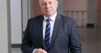 Сергей Кравчук поздравил хабаровчанок с 8 Марта