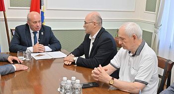 img-1