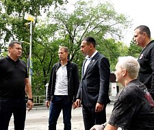 img-1